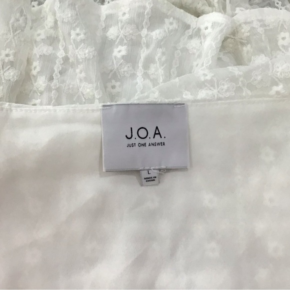J.O.A. Sleeveless Lace Insert Sleeveless Ruffle Blouse Size Large - Picture 5 of 5